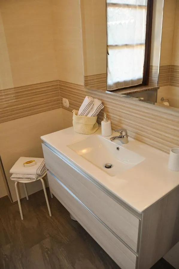 Appartamento Monolocale - B&B Sarita's Rooms Certosa di Pavia