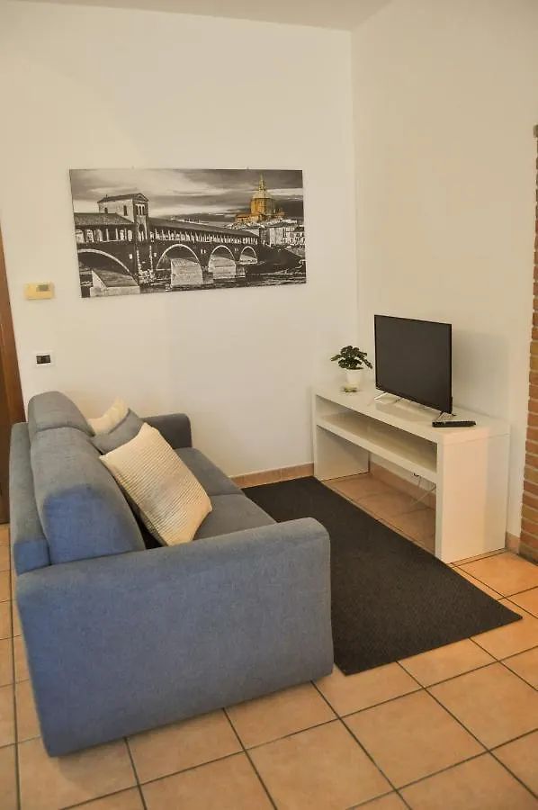Monolocale - B&B Sarita's Rooms Certosa di Pavia 0*,  Italia